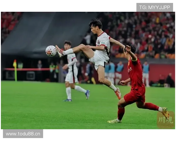 中超精彩对决全程直播，球迷必看赛事回放与分析